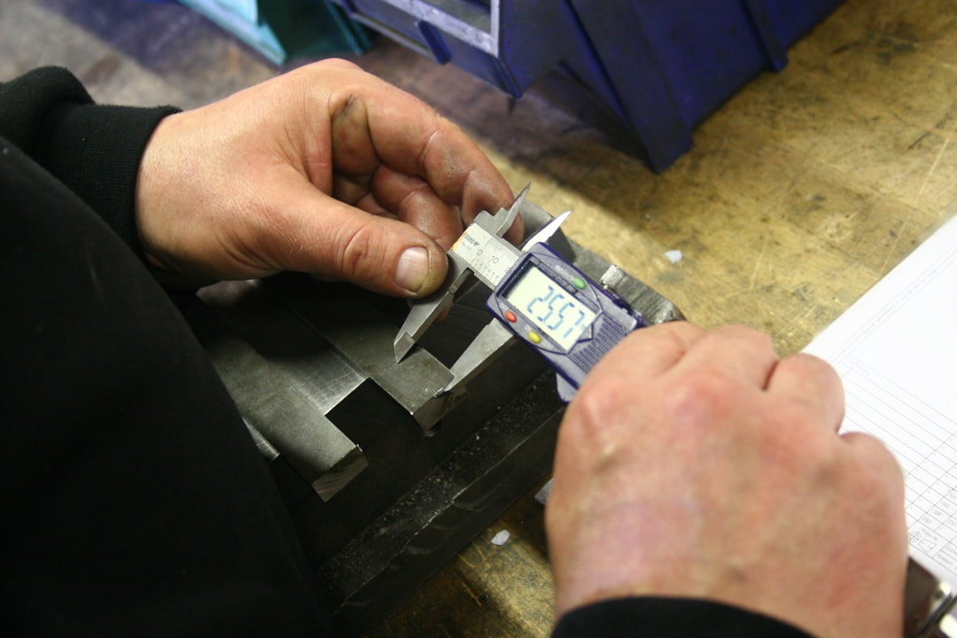Industrial measuring tool used for material quality inspection